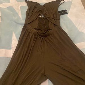 Olive jumpsuit with cutout